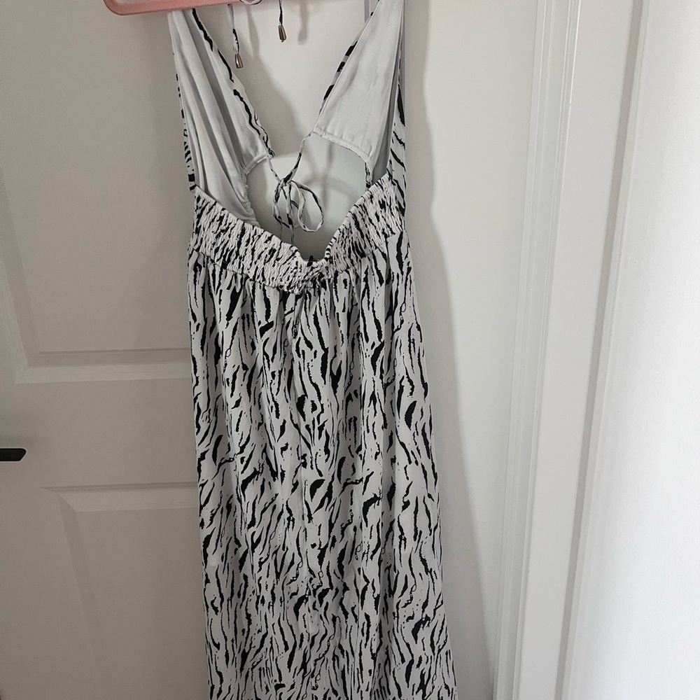 Zebra Print Maxi Cutout Halter Dress Size Medium - Picture 14 of 16